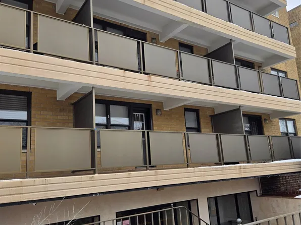 101 Jackson Avenue #1F, Mineola, NY 11501