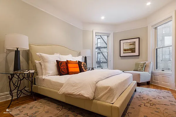 Rented by Dixon Advisory USA Inc. | media 35