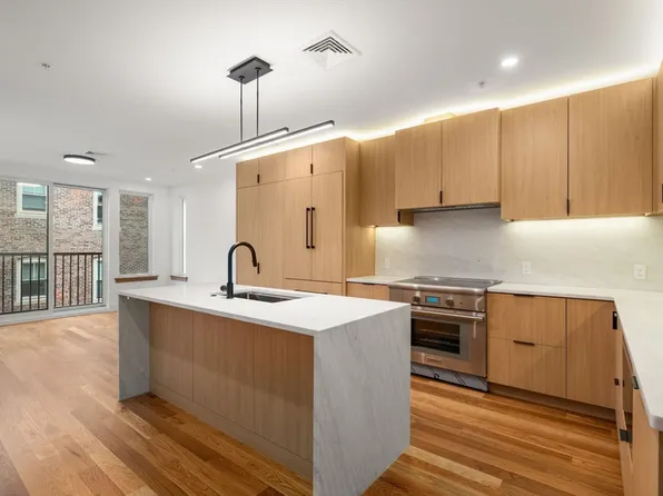 58 Kent St #U302, Brookline, MA 02445