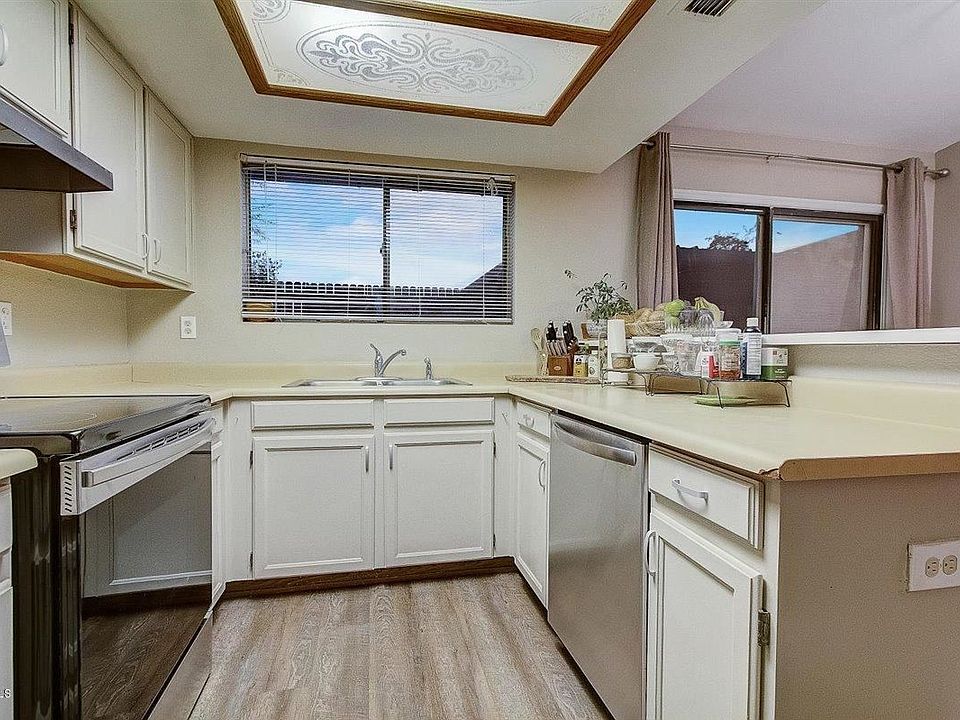1st image of 2833 E Tracy Ln Unit 3