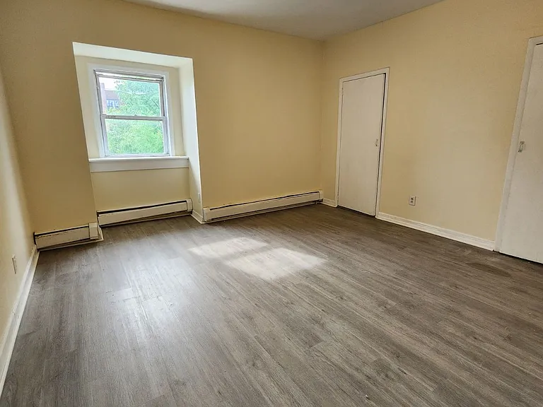 431 Madison Ave #3 — Photo 9