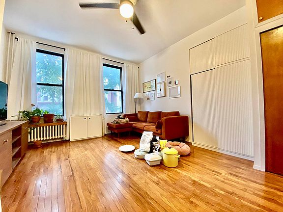 3rd image of 275 22nd St #2