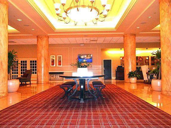 Beautiful lobby with 24 hour security