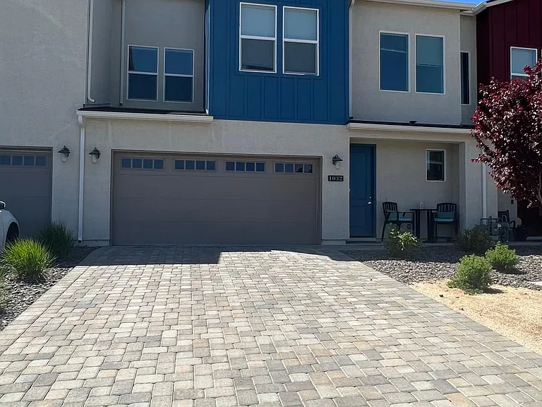 1032 Big Rock Loop — Photo 1