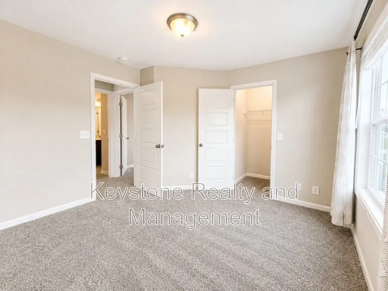 384 Wingfield Dr — Photo 12
