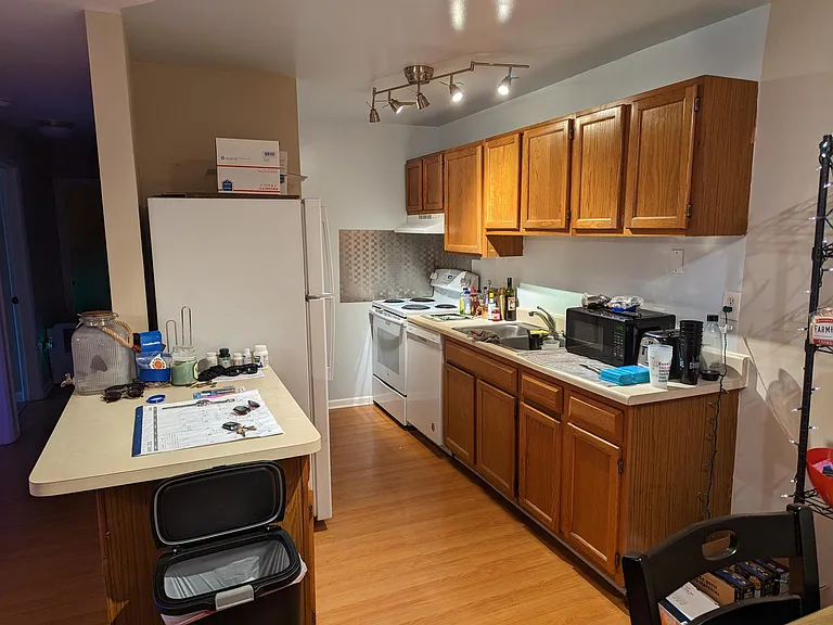 205 Simpson Ave #211 — Photo 7