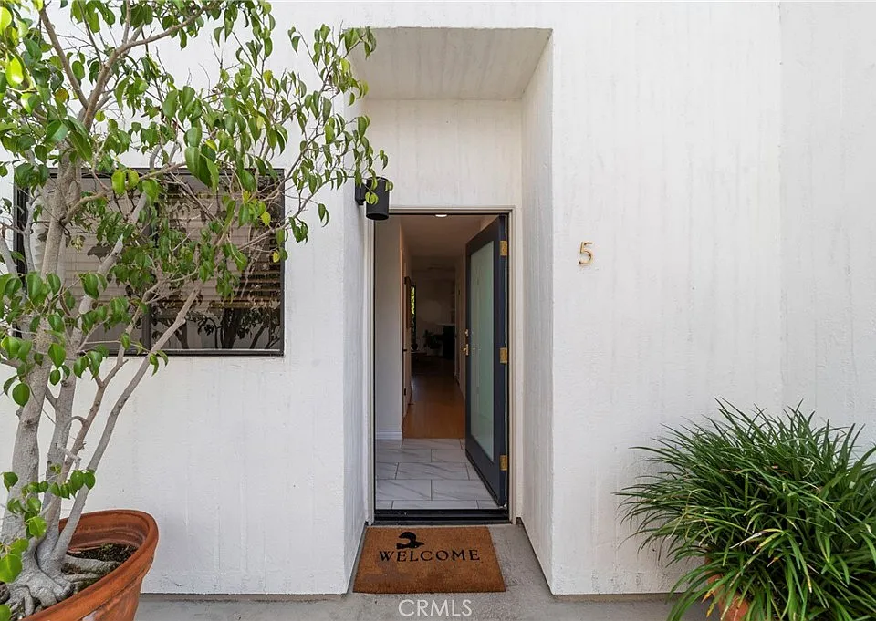 2500 Abbot Kinney Blvd #5