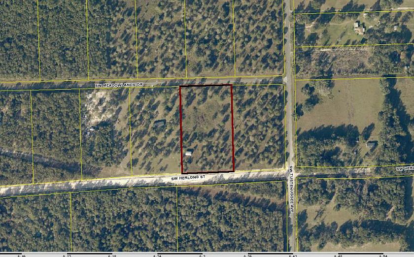 1st image of 202 SW Meadowlands Dr