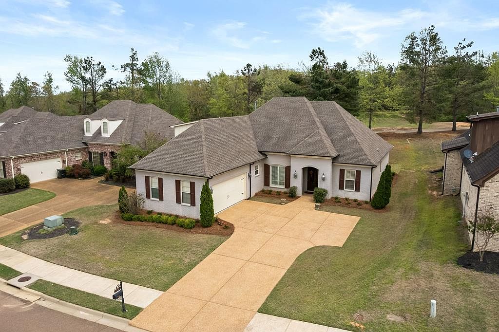 104 Rosemont Loop
