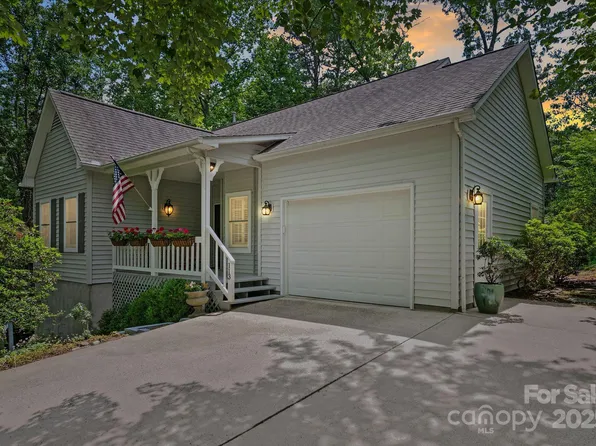 113 Fox Cross Dr, Brevard, NC 28712