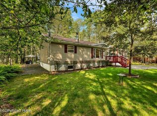 5359 Conoquenissing Dr, Pocono Lake, PA