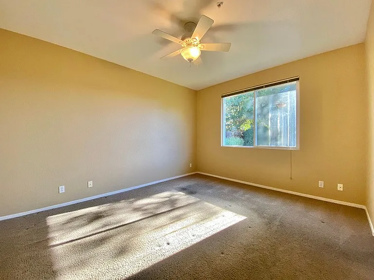 Devonshire Drive, 2141-2143 — Photo 15
