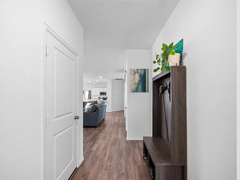 237 Augustine Way — Photo 5