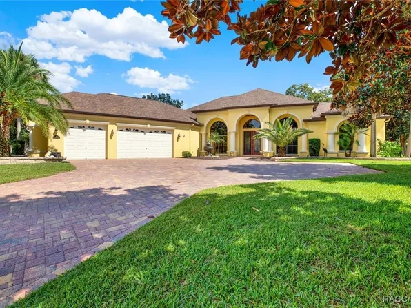 92 Woodfield Cir, Homosassa, FL 34446