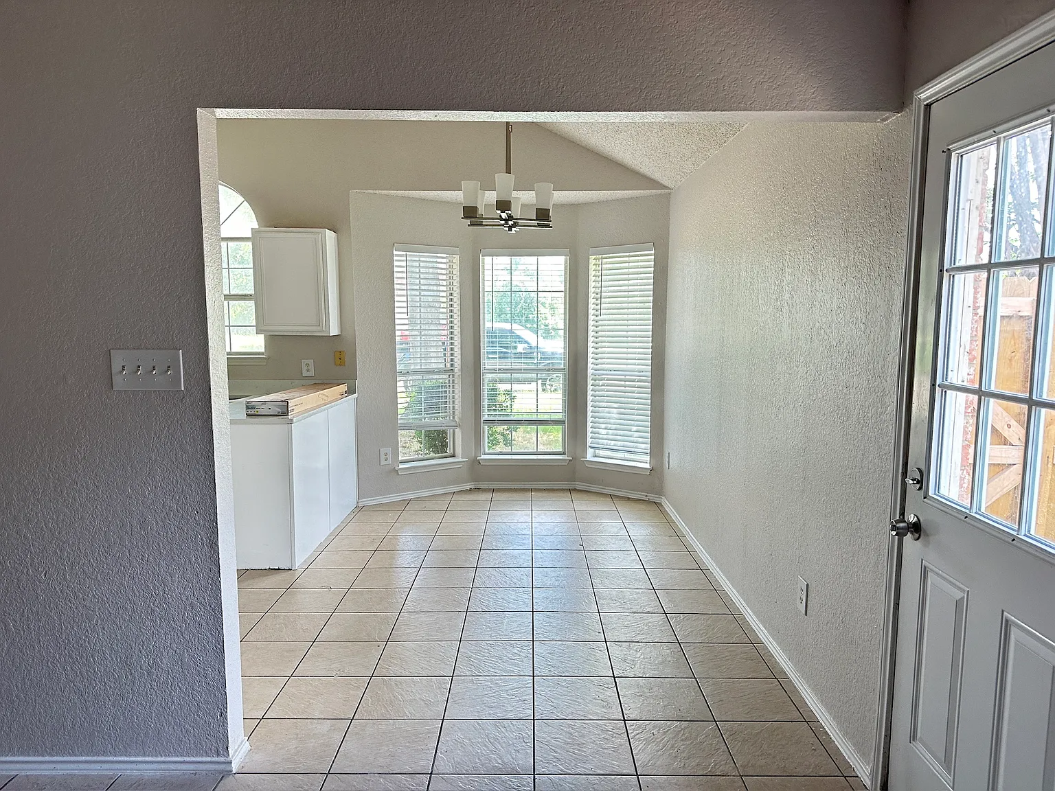 4 bed, 1772 sqft, $2,500 — Photo 3