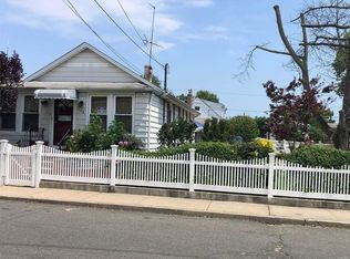 106 Gotham Ave, Elmont, NY 11003