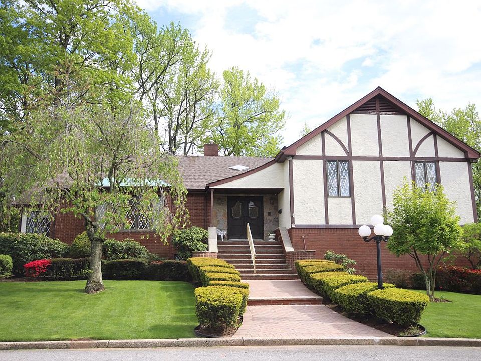 1st image of 44 Hunt Ln