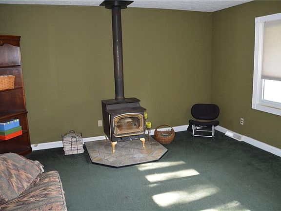 4th image of 1675 Devonshire Dr