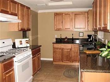 5th image of 3741 Floral Dr