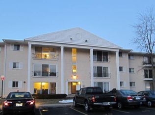 10119 Old Orchard Ct UNIT 104, Skokie, IL 60076