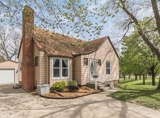 3111 Hickman Rd, Des Moines, IA 50310