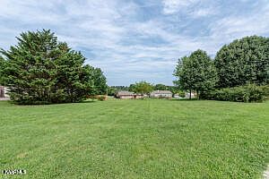 1st image of 517 Glenfield Cir