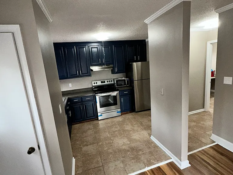 944 Carter St #B — Photo 4