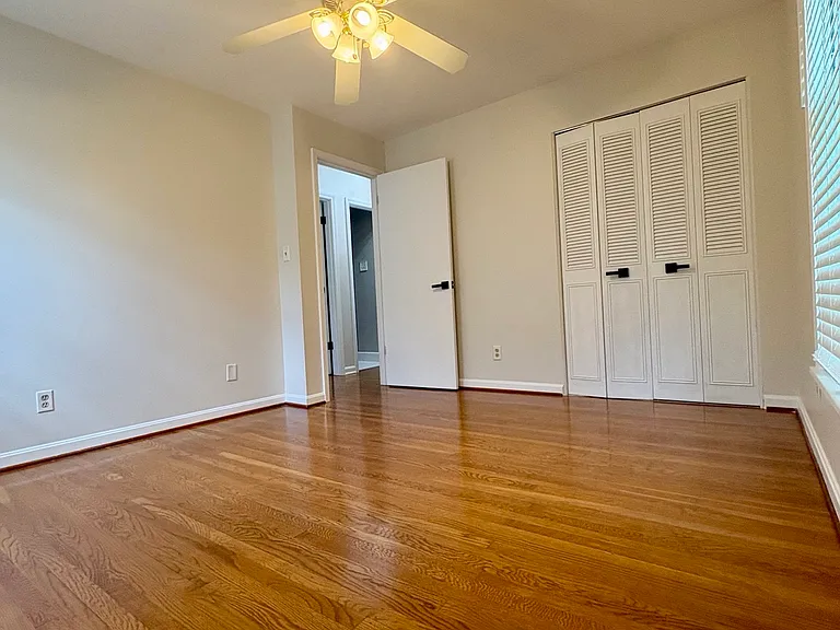Additional bedroom (corner)