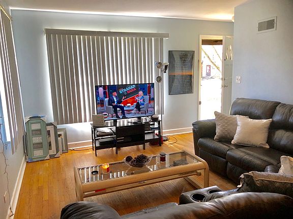 2nd image of 1106 W Atlantic Ave