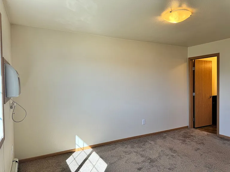West Lake III Apartments — Photo 240