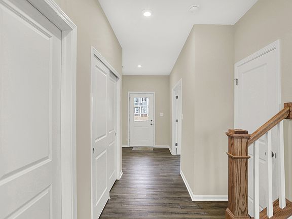 5th image of 3962 Railhead Ave