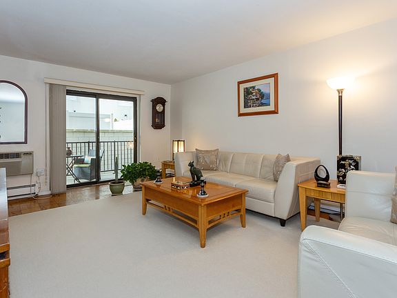 3rd image of 420 Shore Rd APT 3K