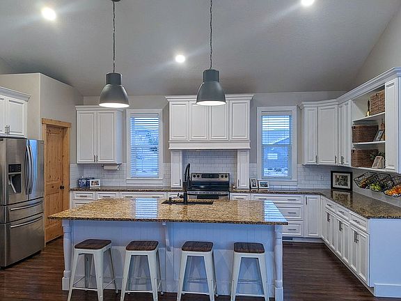 2nd image of 1296 S Regal View Dr
