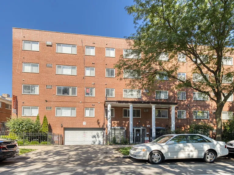 6122 N Winthrop Ave #400 — Photo 1