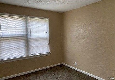 4th image of 836 Elias Ave