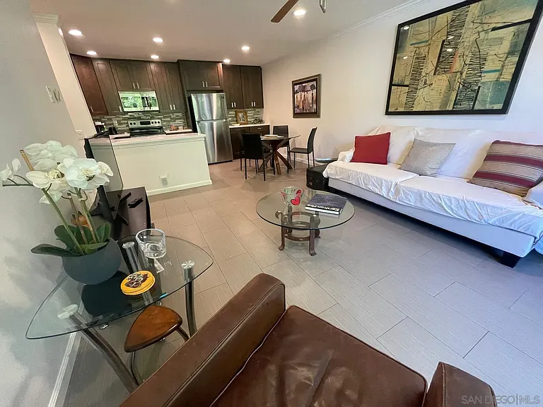 2510 Torrey Pines Rd #413 — Photo 3