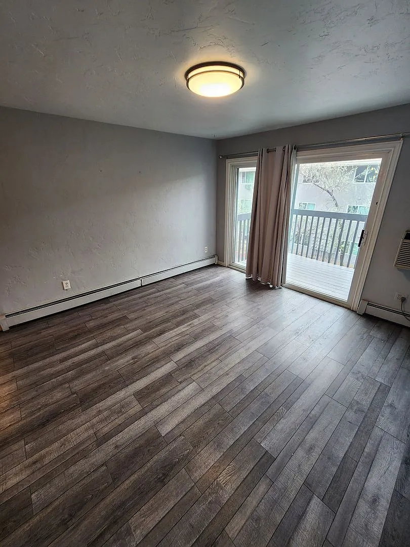Beautiful Condo — Photo 4