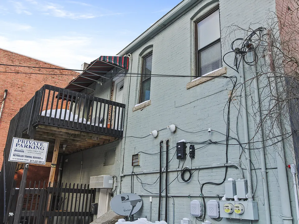 415 N Neil St #2