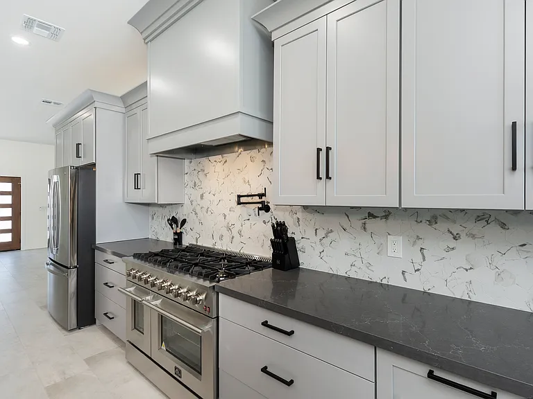 5049 E Shaw Butte Dr — Photo 35