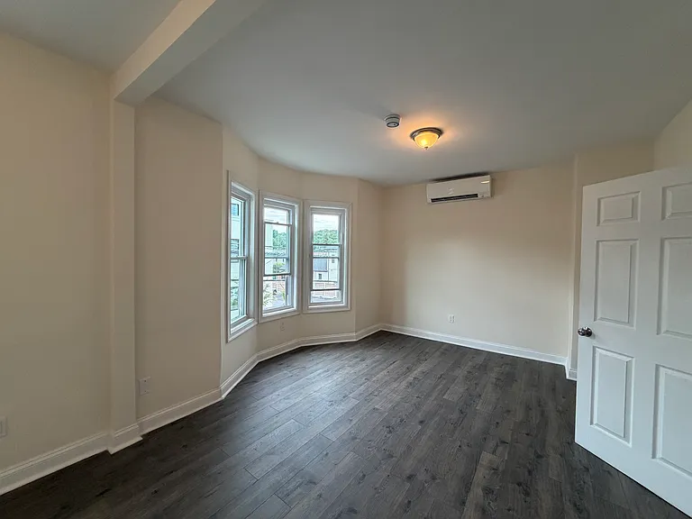 182 Ashford Ave #2 — Photo 1