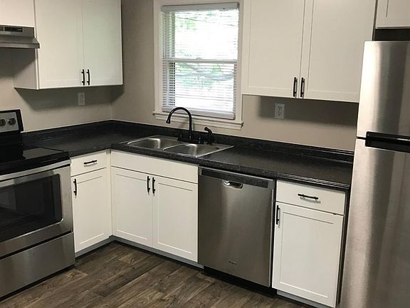 4th image of 382 Woodston Ct
