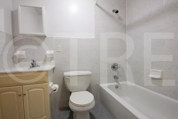Rented by Twyford Real Estate | media 23