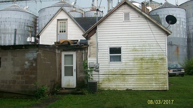 2nd image of 117 W Main St