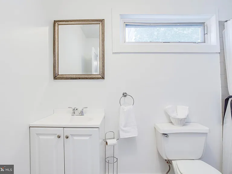1731 E Lombard St — Photo 13