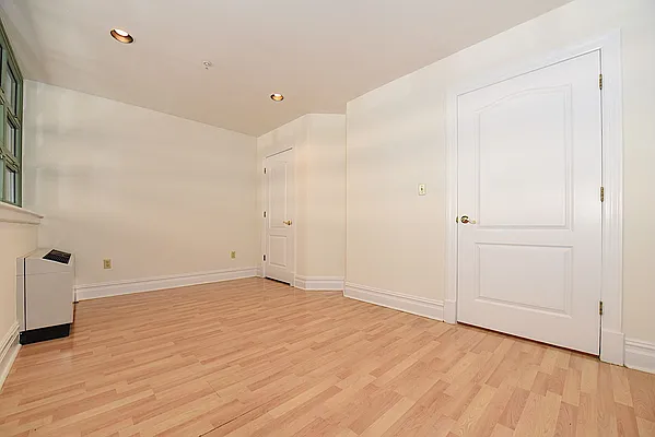 Rented by Keller Williams NYC | media 30