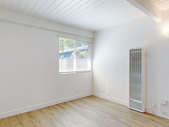 5th image of 390 Woodland Ave #396