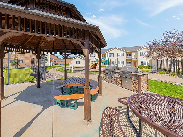 Cascade Shores Townhomes + Flats — Photo 22
