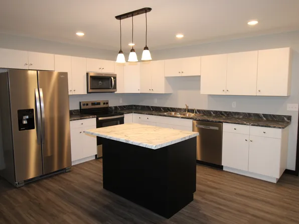 1504 Bies Dr #205, Dubuque, IA 52002