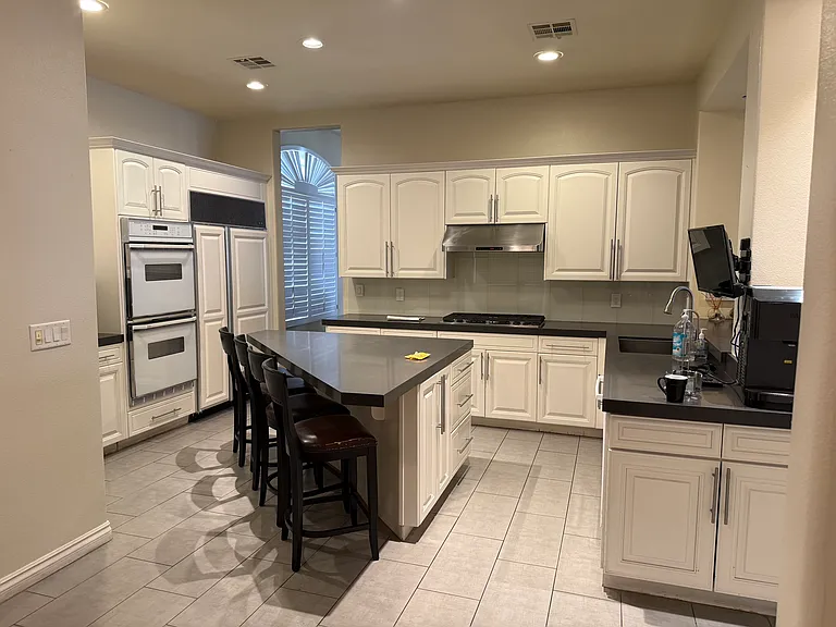 8120 Sapphire Bay Cir — Photo 14