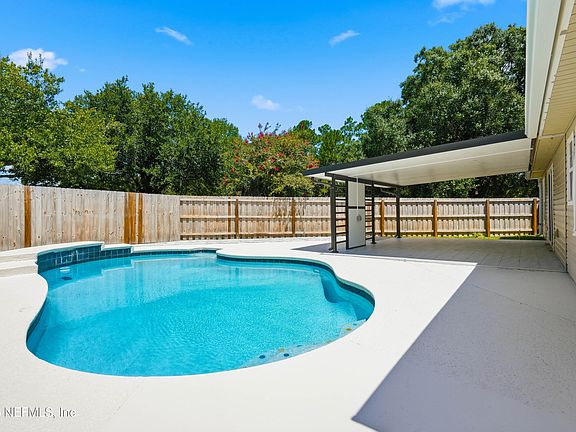2nd image of 12266 STOCKBRIDGE Court N